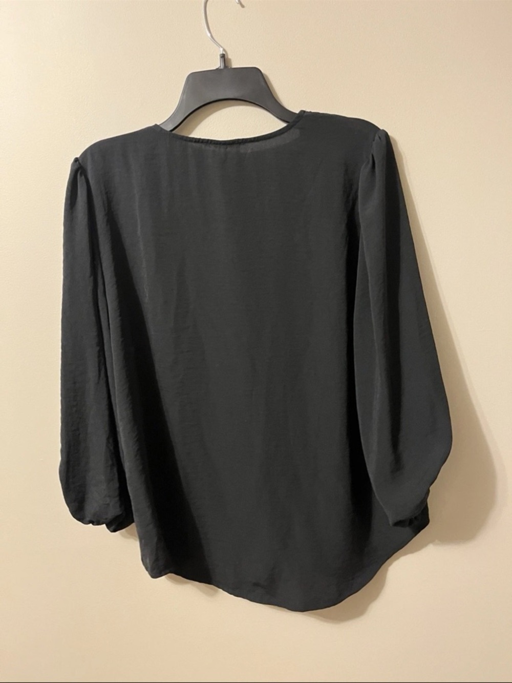 Maurices Black V-Neck Balloon Sleeve Blouse Women’s Large - Picture 4 of 9